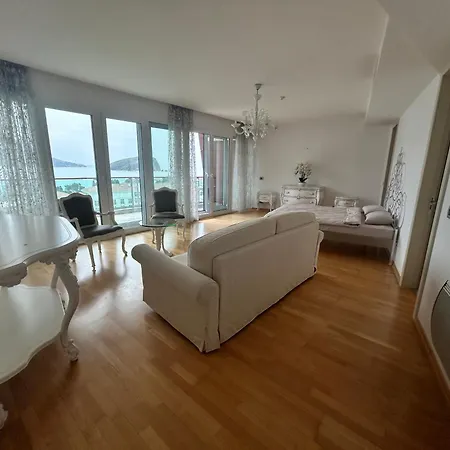 בודווה Apartments Krug מראה חיצוני תמונה